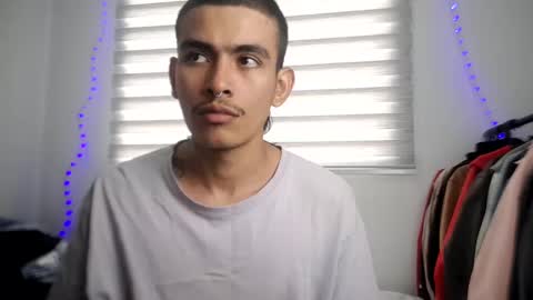 Snapshot of srcejotas chatting on 10-14-25, 06:42 sorry mom online show from 10-14-25, 06:42