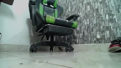 Snapshot of srfindomfeet_ chatting on 02-09-25, 01:55 sr master cum its my old account online show from 02-09-25, 01:55