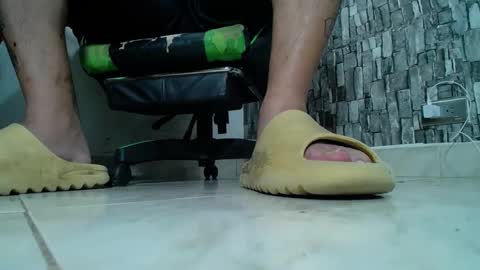 Snapshot of srfindomfeet_ chatting on 02-21-25, 05:13 sr master cum its my old account online show from 02-21-25, 05:13