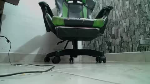 Snapshot of srfindomfeet_ chatting on 02-23-25, 05:01 sr master cum its my old account online show from 02-23-25, 05:01