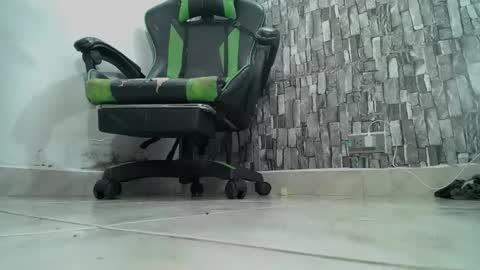 Snapshot of srfindomfeet_ chatting on 02-26-25, 06:47 sr master cum its my old account online show from 02-26-25, 06:47