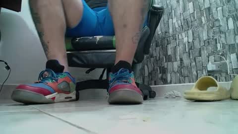 Snapshot of srfindomfeet_ chatting on 02-26-25, 10:09 sr master cum its my old account online show from 02-26-25, 10:09