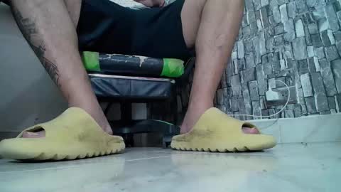 Snapshot of srfindomfeet_ chatting on 03-10-25, 06:56 sr master cum its my old account online show from 03-10-25, 06:56