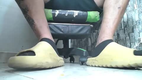 Snapshot of srfindomfeet_ chatting on 09-17-25, 01:07 sr master cum its my old account online show from 09-17-25, 01:07