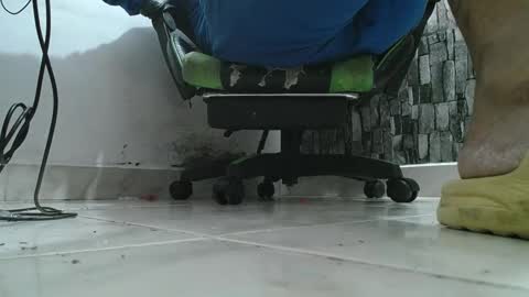 Snapshot of srfindomfeet_ chatting on 09-23-25, 05:10 sr master cum its my old account online show from 09-23-25, 05:10