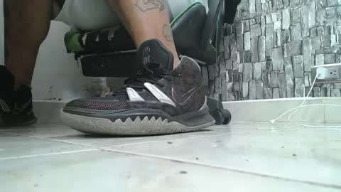 Snapshot of srfindomfeet_ chatting on 09-27-25, 02:05 sr master cum its my old account online show from 09-27-25, 02:05