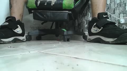 Snapshot of srfindomfeet_ chatting on 10-02-25, 02:29 sr master cum its my old account online show from 10-02-25, 02:29