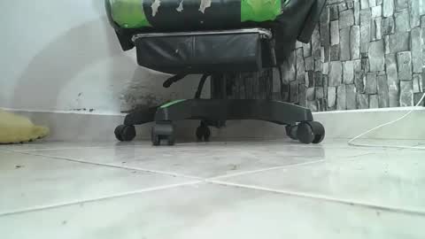 Snapshot of srfindomfeet_ chatting on 10-10-25, 01:48 sr master cum its my old account online show from 10-10-25, 01:48