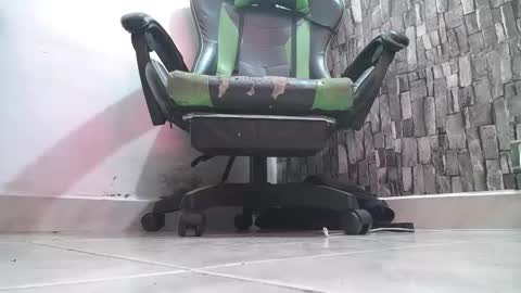 Snapshot of srfindomfeet_ chatting on 10-13-25, 07:25 sr master cum its my old account online show from 10-13-25, 07:25