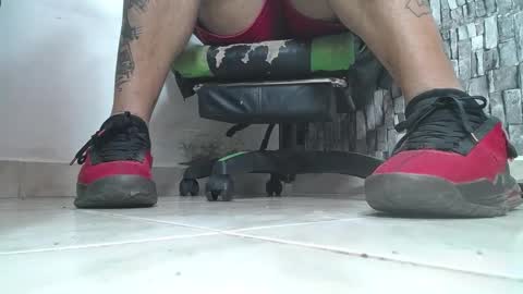 Snapshot of srfindomfeet_ chatting on 10-19-25, 08:42 sr master cum its my old account online show from 10-19-25, 08:42