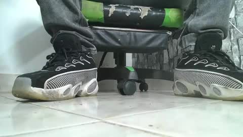 Snapshot of srfindomfeet_ chatting on 10-23-25, 07:07 sr master cum its my old account online show from 10-23-25, 07:07