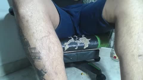 Snapshot of srfindomfeet_ chatting on 11-11-25, 02:22 sr master cum its my old account online show from 11-11-25, 02:22