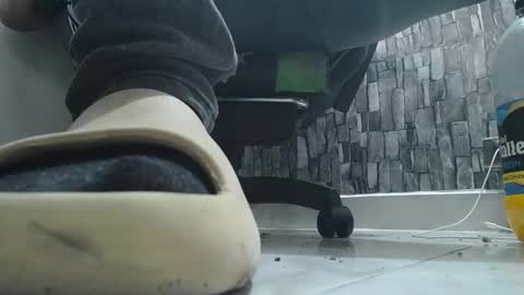 Snapshot of srfindomfeet_ chatting on 11-14-25, 03:16 sr master cum its my old account online show from 11-14-25, 03:16