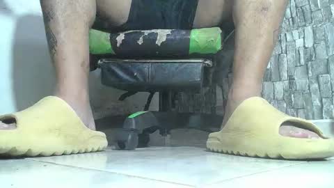 Snapshot of srfindomfeet_ chatting on 11-21-25, 07:01 sr master cum its my old account online show from 11-21-25, 07:01