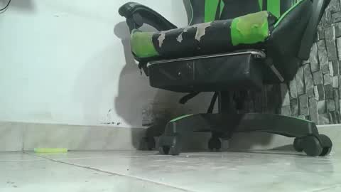 Snapshot of srfindomfeet_ chatting on 11-29-25, 03:42 sr master cum its my old account online show from 11-29-25, 03:42