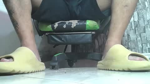 Snapshot of srfindomfeet_ chatting on 12-01-25, 02:55 sr master cum its my old account online show from 12-01-25, 02:55