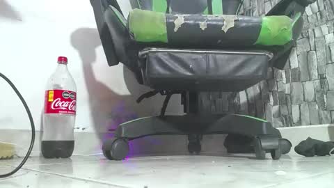 Snapshot of srfindomfeet_ chatting on 12-04-25, 07:33 sr master cum its my old account online show from 12-04-25, 07:33