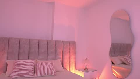 Snapshot of ss_samantha chatting on 11-19-25, 07:25 samantha online show from 11-19-25, 07:25