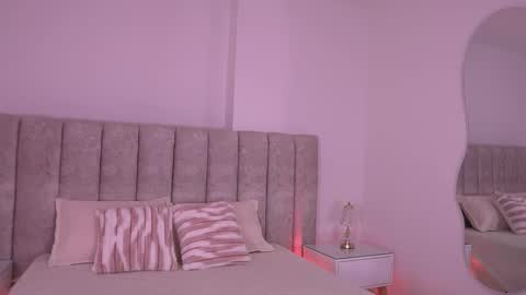 Snapshot of ss_samantha chatting on 11-21-25, 07:23 samantha online show from 11-21-25, 07:23