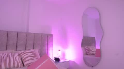 Snapshot of ss_samantha chatting on 11-25-25, 07:25 samantha online show from 11-25-25, 07:25