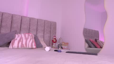 Snapshot of ss_samantha chatting on 12-13-25, 07:53 samantha online show from 12-13-25, 07:53