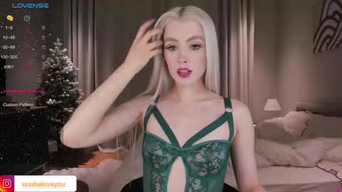 Snapshot of ssashagarter chatting on 12-14-25, 11:09 Alexandra online show from 12-14-25, 11:09