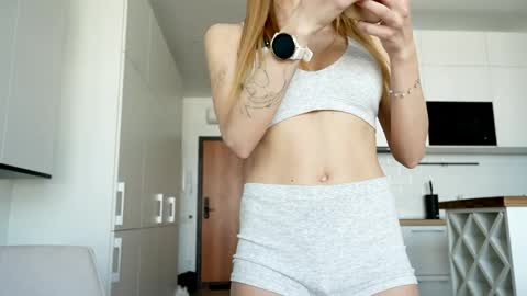 Scarlett online show from 04-22-26, 11:45