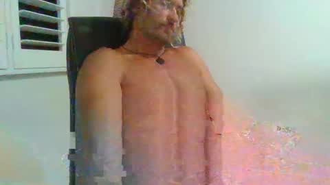 Snapshot of ssurferladd chatting on 02-01-25, 10:59 Riv online show from 02-01-25, 10:59