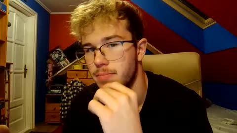 Snapshot of st1eve chatting on 12-02-25, 07:42 st1eve online show from 12-02-25, 07:42