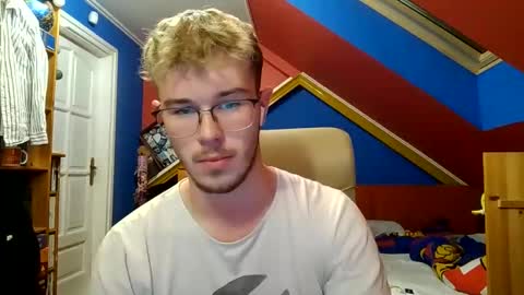 Snapshot of st1eve chatting on 12-05-25, 07:32 st1eve online show from 12-05-25, 07:32