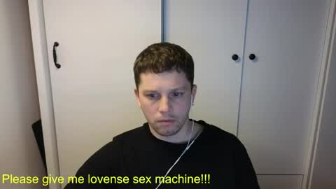 Snapshot of st1vemaster01 chatting on 04-23-26, 03:14 st1vemaster01 online show from 04-23-26, 03:14