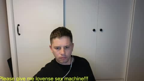 Snapshot of st1vemaster01 chatting on 05-31-26, 02:02 st1vemaster01 online show from 05-31-26, 02:02