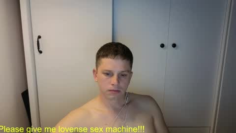 Snapshot of st1vemaster01 chatting on 06-01-26, 02:41 st1vemaster01 online show from 06-01-26, 02:41
