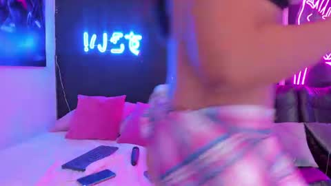 Snapshot of staarlightt chatting on 06-26-26, 01:32 staarlightt online show from 06-26-26, 01:32