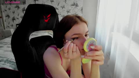 Stacey GMT5 Mo Tu We Th Fr Sa 3am -10am online show from 01-27-25, 11:00