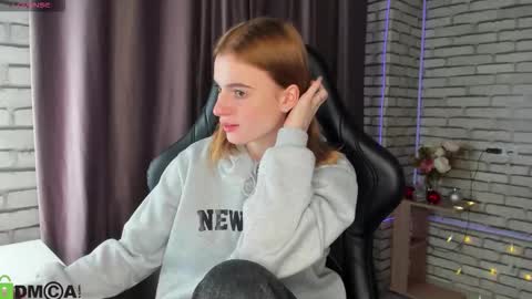 Snapshot of stacey_brown chatting on 01-19-26, 01:20 Stacey GMT5 Mo Tu We Th Fr Sa 3am -10am online show from 01-19-26, 01:20