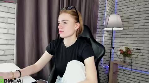 Snapshot of stacey_brown chatting on 02-02-26, 12:20 Stacey GMT5 Mo Tu We Th Fr Sa 3am -10am online show from 02-02-26, 12:20