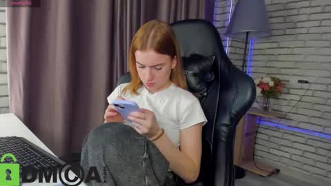 Snapshot of stacey_brown chatting on 02-03-26, 01:04 Stacey GMT5 Mo Tu We Th Fr Sa 3am -10am online show from 02-03-26, 01:04