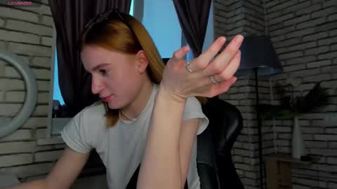 Snapshot of stacey_brown chatting on 02-20-26, 06:26 Stacey GMT5 Mo Tu We Th Fr Sa 3am -10am online show from 02-20-26, 06:26