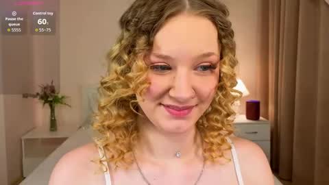 Snapshot of staceyyjones chatting on 05-11-26, 02:45 Stacey online show from 05-11-26, 02:45