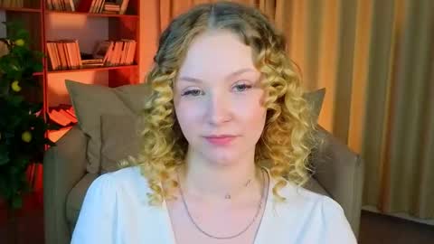 Snapshot of staceyyjones chatting on 05-18-26, 12:33 Stacey online show from 05-18-26, 12:33