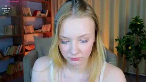 Snapshot of staceyyjones chatting on 06-01-26, 10:28 Stacey online show from 06-01-26, 10:28