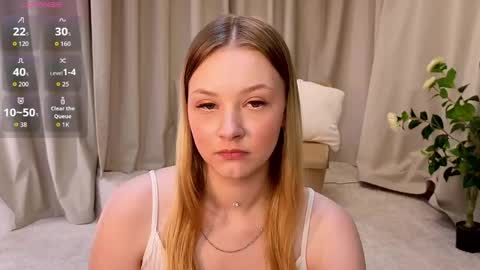 Snapshot of staceyyjones chatting on 06-08-26, 11:21 Stacey online show from 06-08-26, 11:21
