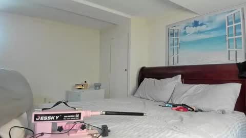 Snapshot of staciwilde chatting on 09-18-25, 05:04 staciwilde online show from 09-18-25, 05:04