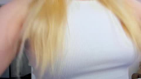 Stacy  online show from 03-10-25, 12:37