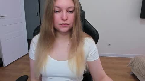 Snapshot of stacy_miraclee chatting on 02-05-26, 10:42 Stacy online show from 02-05-26, 10:42