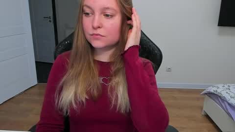 Snapshot of stacy_miraclee chatting on 05-29-26, 04:27 Stacy online show from 05-29-26, 04:27