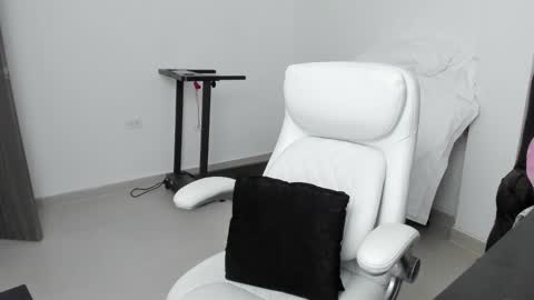 Zulma Yisset online show from 10-25-25, 02:19