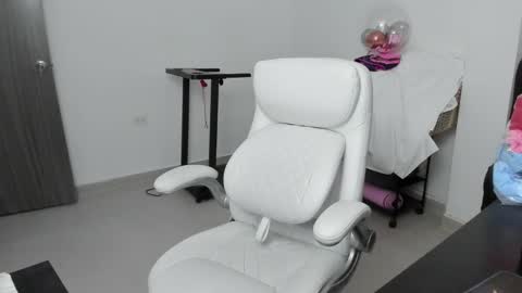 Zulma Yisset online show from 11-26-25, 02:23