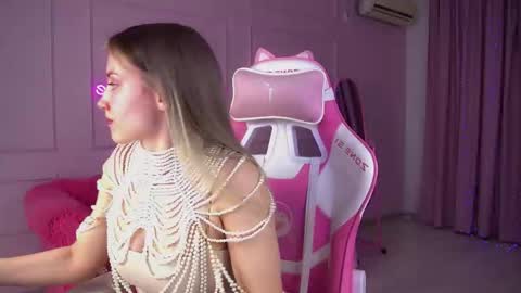 StacyEvances online show from 11-29-25, 06:11